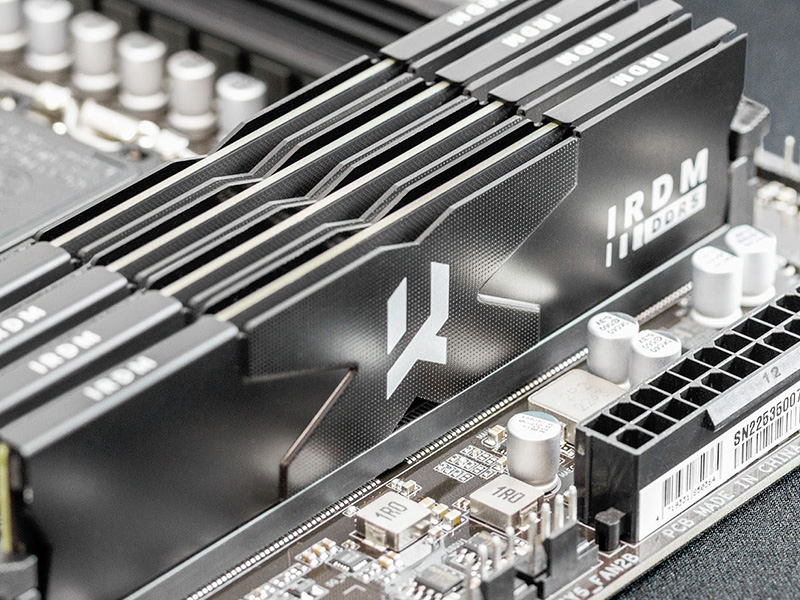 Чи впливає RGB-підсвічування на продуктивність DDR5?