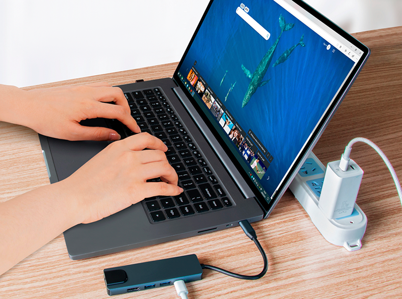 USB-hub - корисний девайс, що полегшує життя