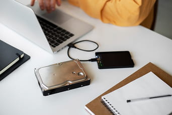 Види жорстких дисків: Чим відрізняються SSD від HDD
