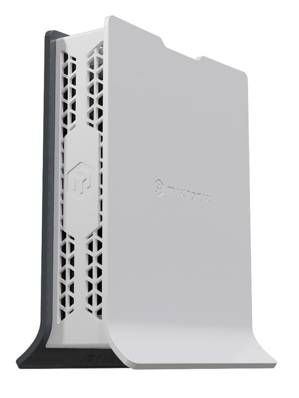 Беспроводной маршрутизатор MikroTik hAP AX lite LTE6 (L41G-2axD&FG621-EA)