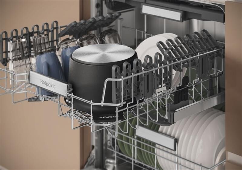 Вбудована посудомийна машина Hotpoint-Ariston HM7 42 L