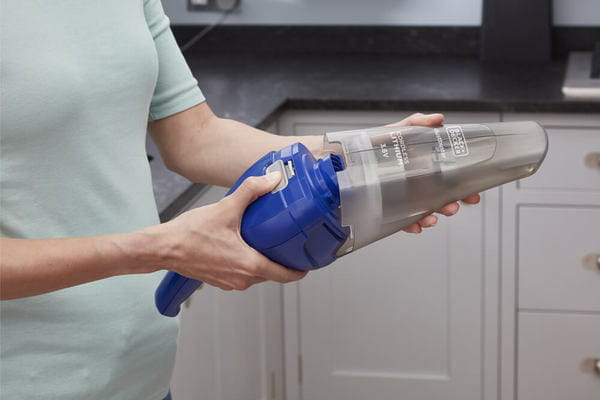 Аккумуляторный пылесос Black&Decker NVC115WA