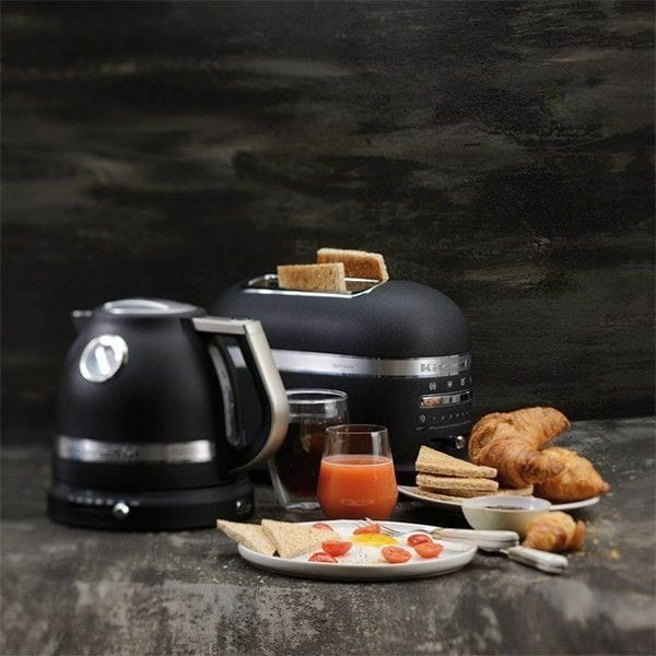 Электрочайник KitchenAid Artisan 5KEK1522EBK Cast Iron