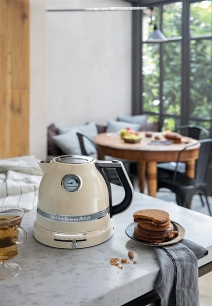 Электрочайник KitchenAid Artisan 5KEK1522EAC Creamy