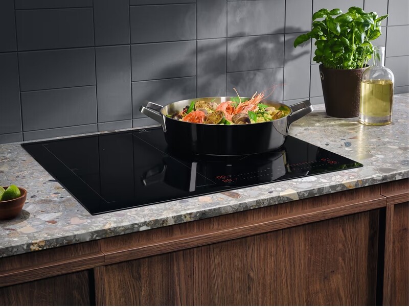 Варочная поверхность Electrolux EIS62453