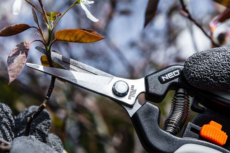 Секатор NEO Tools 185 мм (15-207)