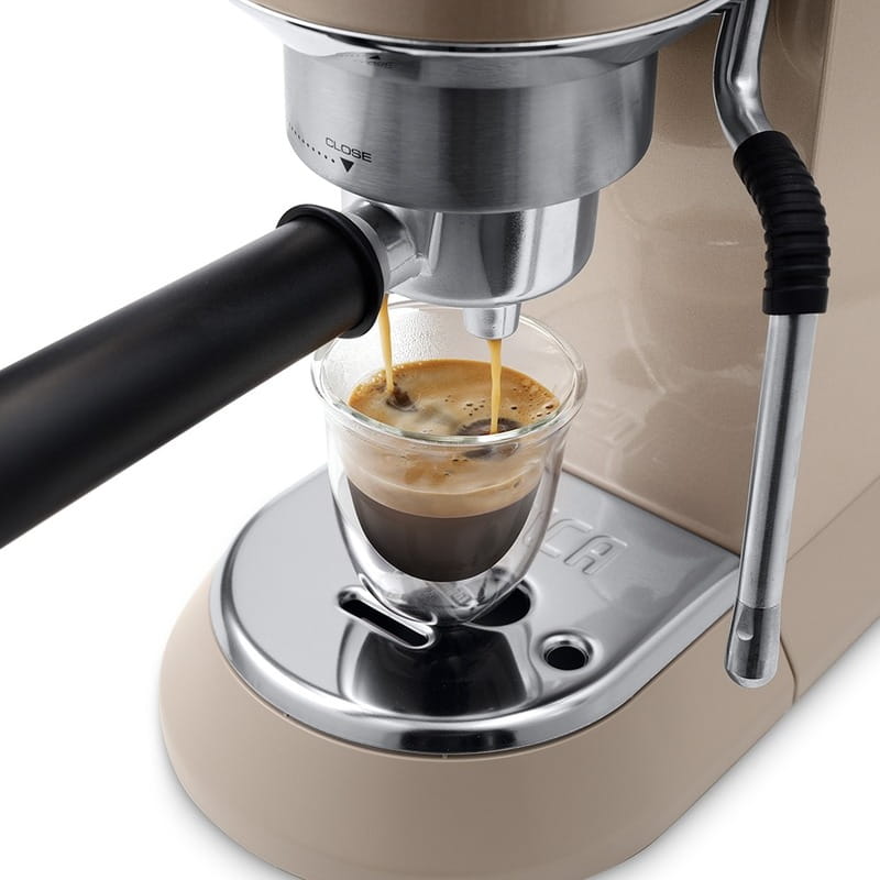 Кавоварка рожкова Delonghi EC 885 BG