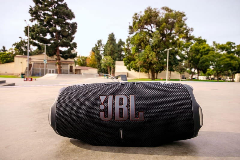 Акустична система JBL Charge 6 Black (JBLCHARGE6BLK)
