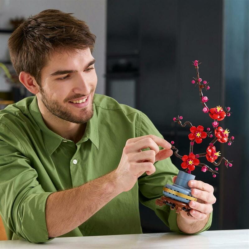 Конструктор LEGO Icons Botanicals Сливовий цвіт (10369)