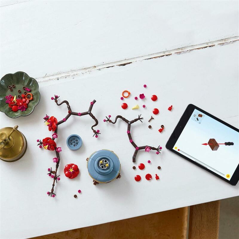 Конструктор LEGO Icons Botanicals Сливовий цвіт (10369)