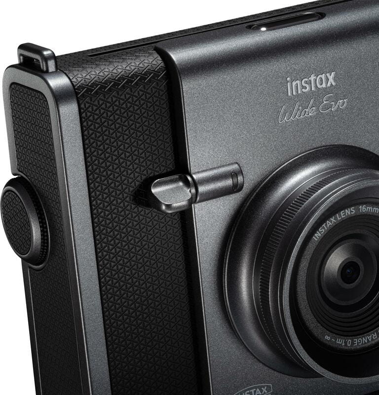 Камера моментального друку Fujifilm Instax Wide Evo Black (16840933)