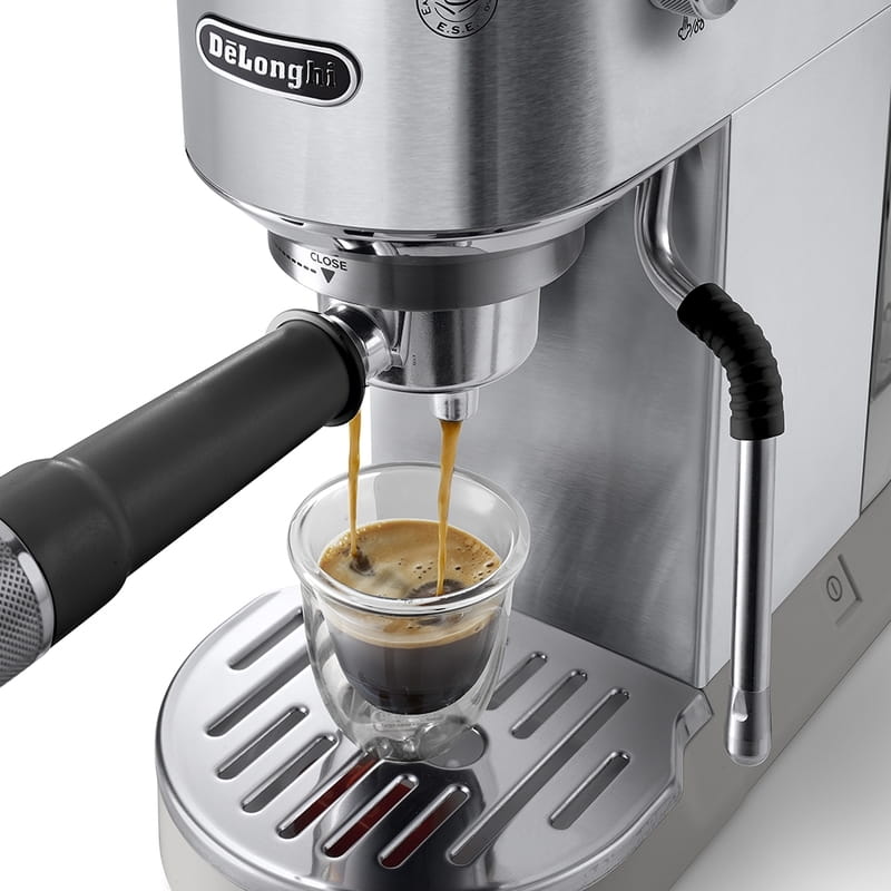 Кофеварка рожковая Delonghi EC 890.M