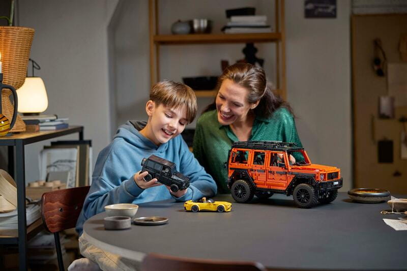 Конструктор LEGO Speed Champions Mercedes-AMG G 63 і Mercedes-AMG SL 63 (76924)