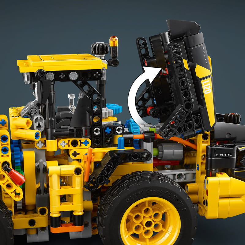 Конструктор LEGO Technic Погрузчик колесный Volvo L120 Electric (42209)