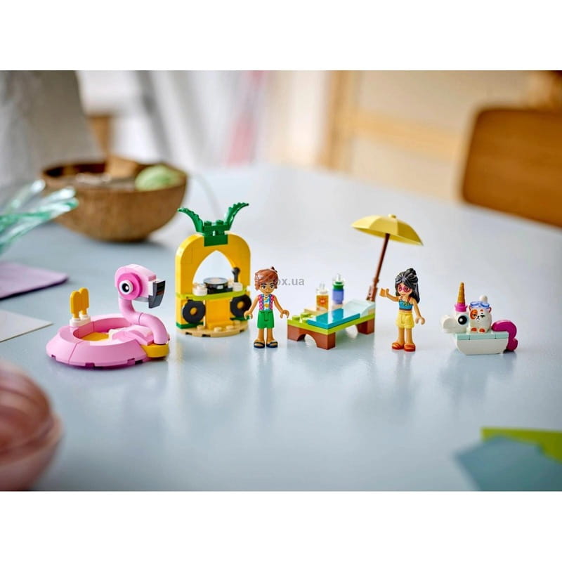 Конструктор LEGO Friends Вечірка єдинорога та фламінго біля басейну (42658)