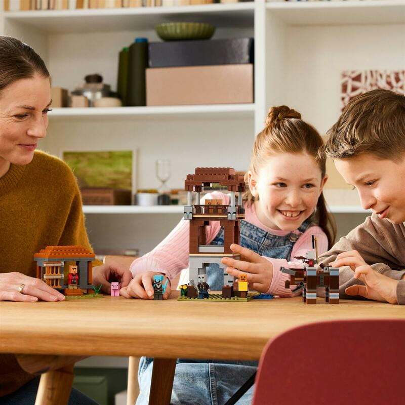 Конструктор LEGO Minecraft Аванпост розбійників та спустошувач (21278)