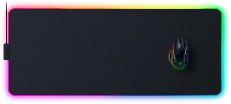 Игровая поверхность Razer Strider Chroma Black (RZ02-04490100-R3M1)