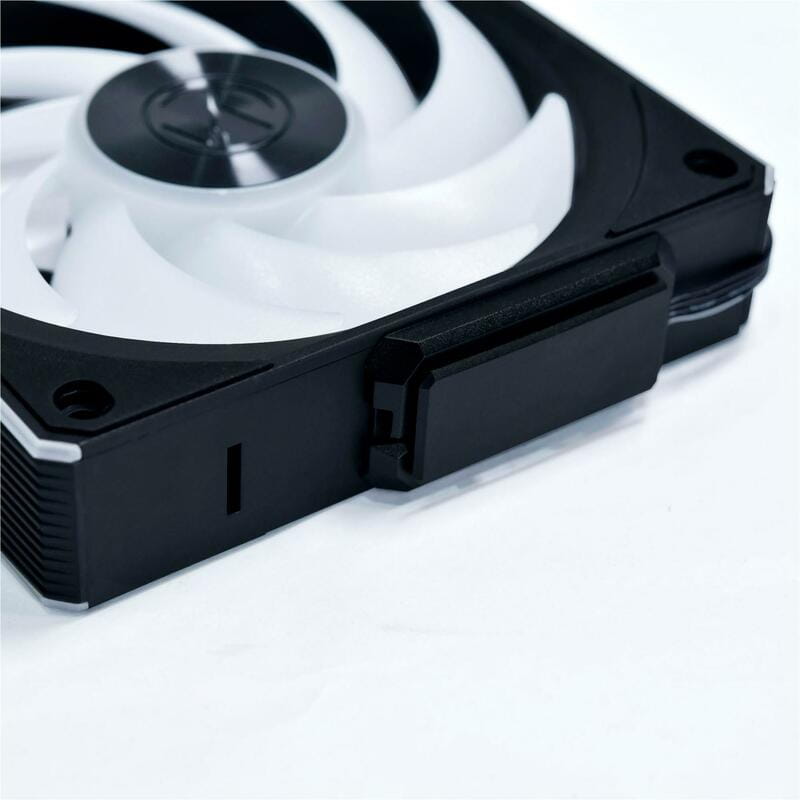 Вентилятор Lian Li Uni Fan CL Wireless 120-3 Black (G99.12CL1W3B.00)
