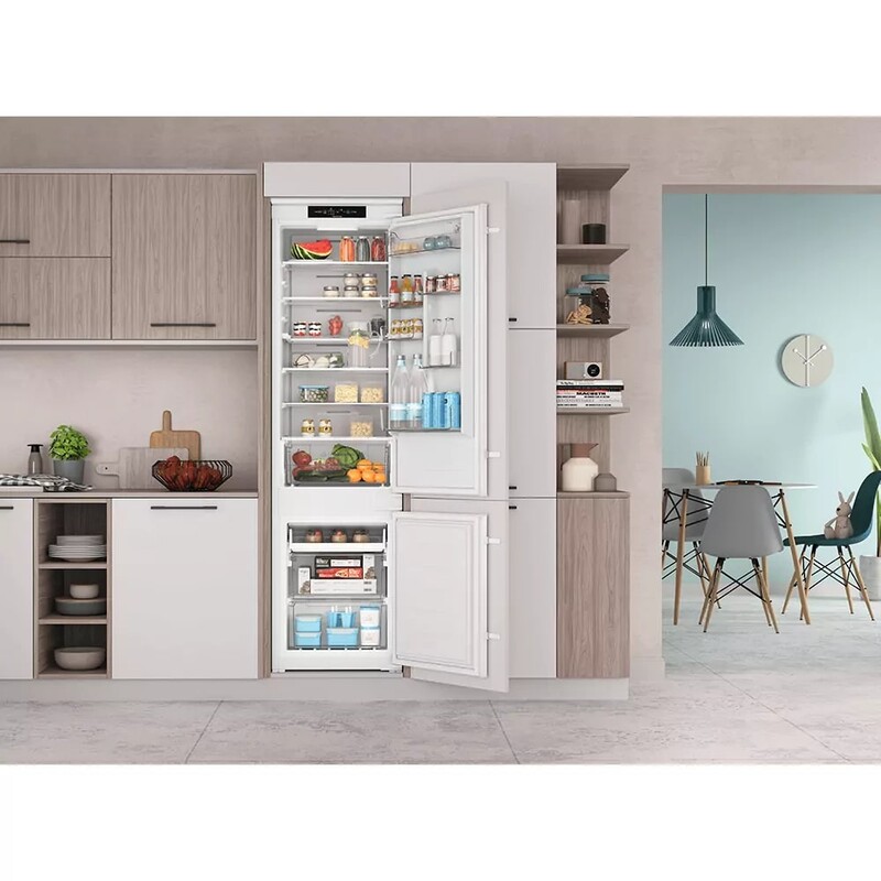 Вбудований холодильник Indesit INC20T321EU