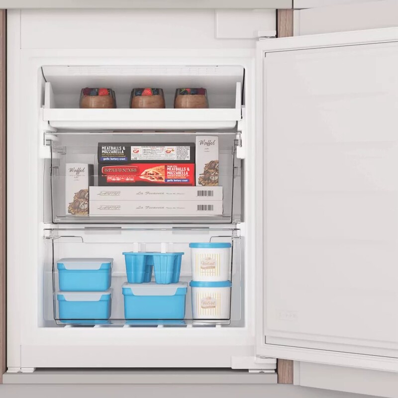 Вбудований холодильник Indesit INC20T321EU