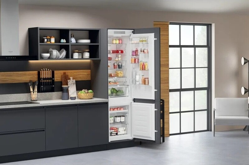 Встраиваемый холодильник Hotpoint-Ariston HAC20T321