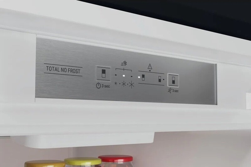 Встраиваемый холодильник Hotpoint-Ariston HAC20T321