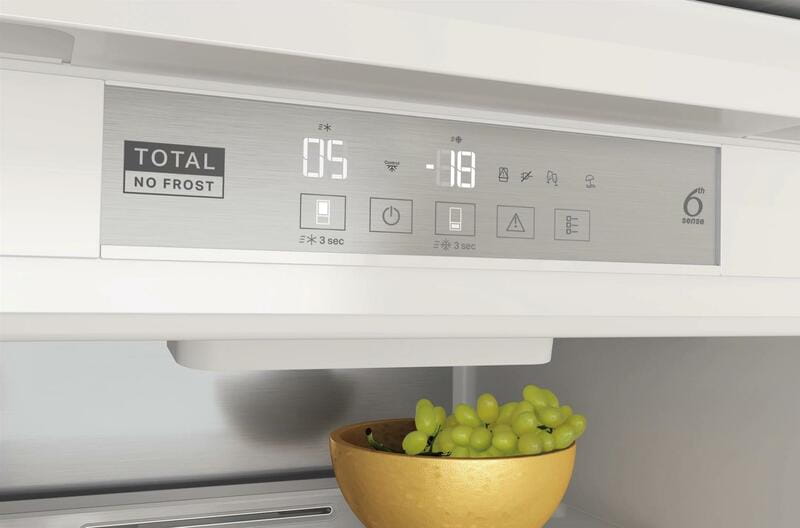 Вбудований холодильник Whirlpool WHC18T573
