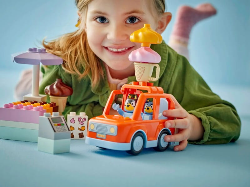 Конструктор LEGO Duplo Bluey Подорож із морозивом із Блуї (10458)