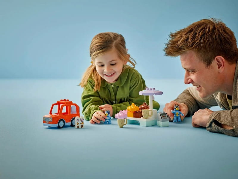 Конструктор LEGO Duplo Bluey Подорож із морозивом із Блуї (10458)