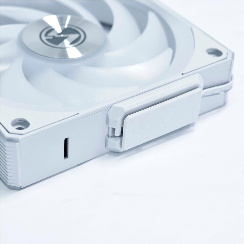 Вентилятор Lian Li Uni Fan CL Wireless 120-3 Reverse Blade White (G99.12RCL1W3W.00)