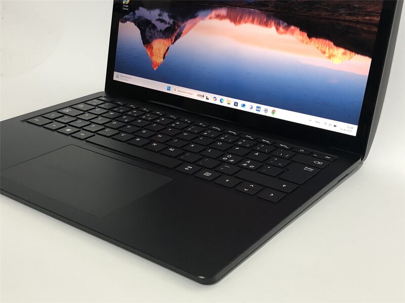 Ноутбук Microsoft Surface Laptop 3 1868 / 13.5" (2256x1504) IPS Touch / i5-1035G7 / 16GB / 256GB SSD / Win10Pro / Backlight - Б/у