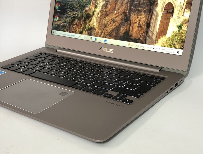 Ноутбук Asus ZenBook UX330C / 13.3" FullHD IPS / M3-7Y30 / 8GB / 256GB SSD / Win10 / Backlight - Б/в