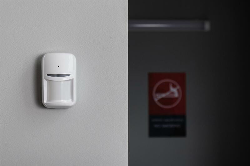 Бездротовий датчик руху та розбиття скла штора U-Prox PIR Combi VB White