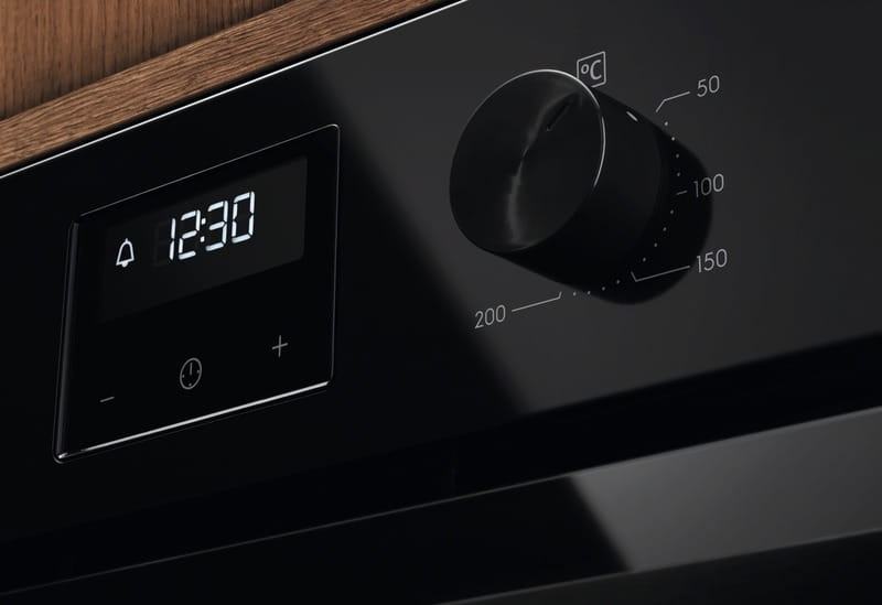Духова шафа Electrolux LOFGF00BK