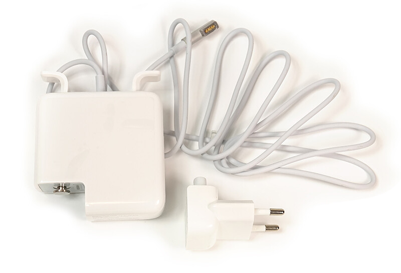 Блок живлення PowerPlant для ноутбука Apple 220V, 16.5V 60W 3.65A Magnet tip (AP60KMAG)
