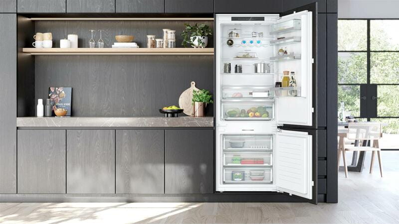 Вбудований холодильник Siemens KB96NADD0