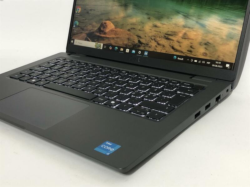 Ноутбук Dell Latitude 3450 / 14" FullHD IPS / i3-1315U / 8GB / 256GB SSD / Win10Pro / Backlight / сканер відбитка - Б/в