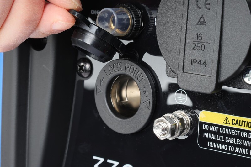 Генератор бензиновий Ultimatron ULT-3300-EU