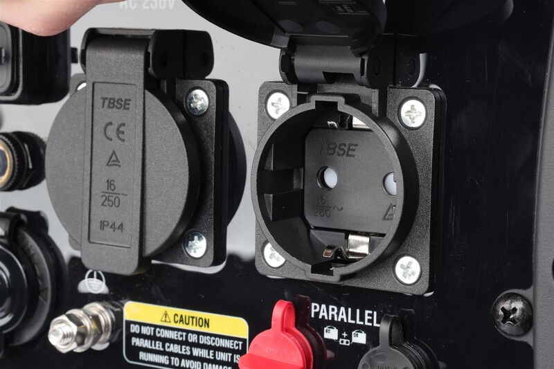Генератор бензиновий Ultimatron ULT-3300-EU