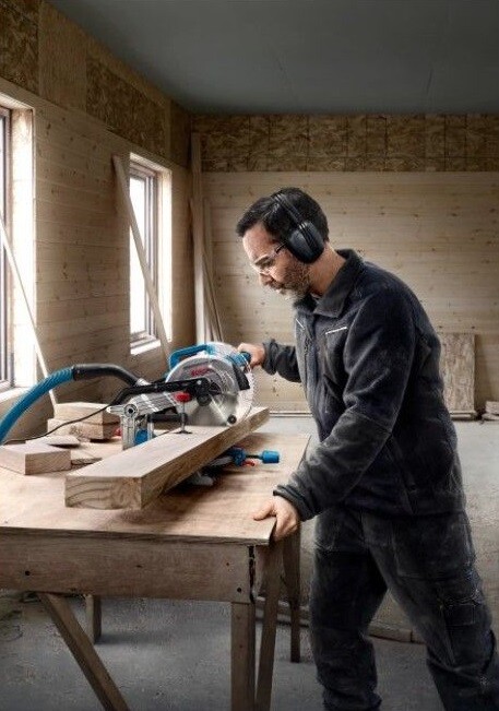 Пила Bosch Professional GCM 216 (0.601.B33.000)