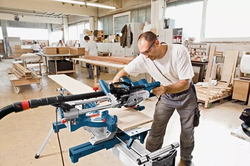 Пила Bosch Professional GCM 8 SJL (0.601.B19.100)