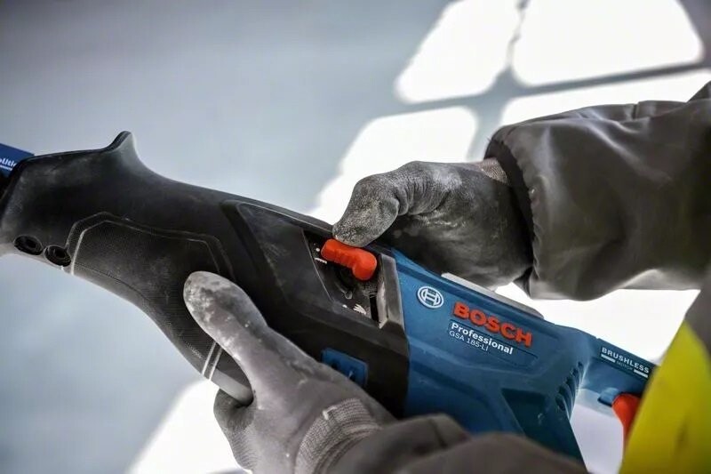 Ножовка Bosch Professional GSA 185-LI 18В (0.601.6C0.020) без АКБ и ЗУ