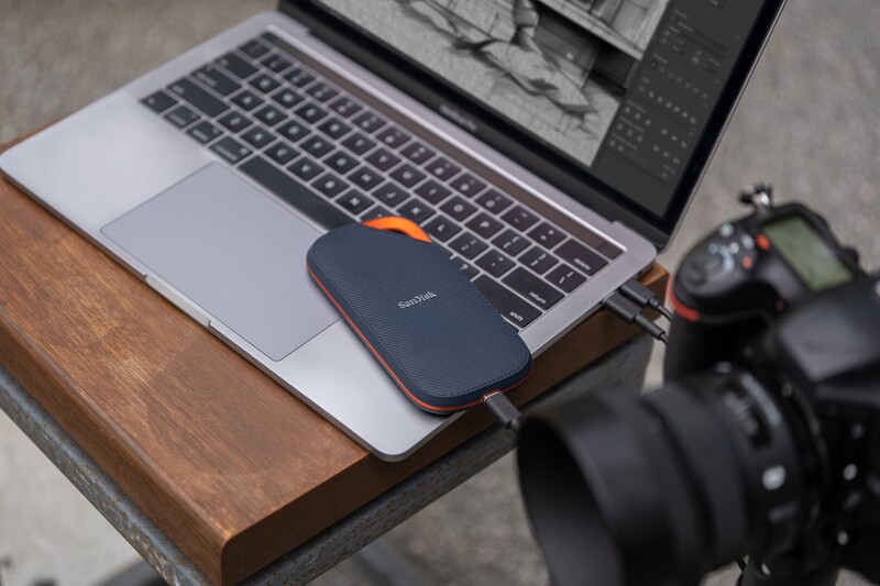 Накопичувач зовнiшнiй SSD 2TB SanDisk Extreme Pro (SDSSDE82-2T00-G25)