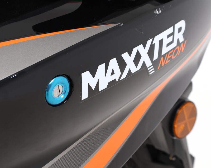 Електроскутер Maxxter Neon Black