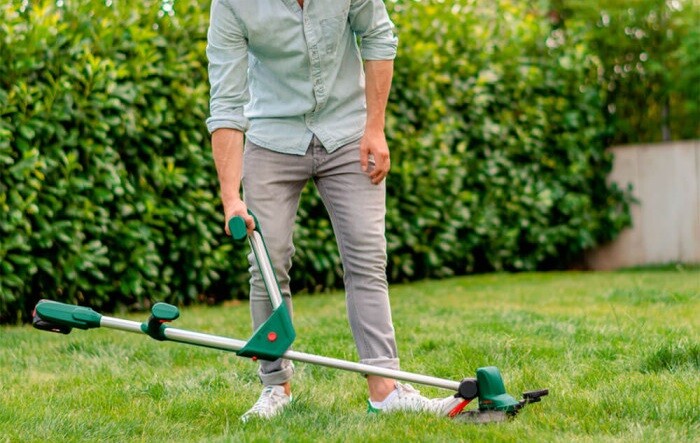 Тример Bosch UniversalGrassCut 18V-26 без АКБ та ЗП (0.600.8C1.D04)