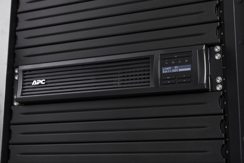 ИБП APC Smart-UPS 2200VA LCD (SMT2200RMI2UC)