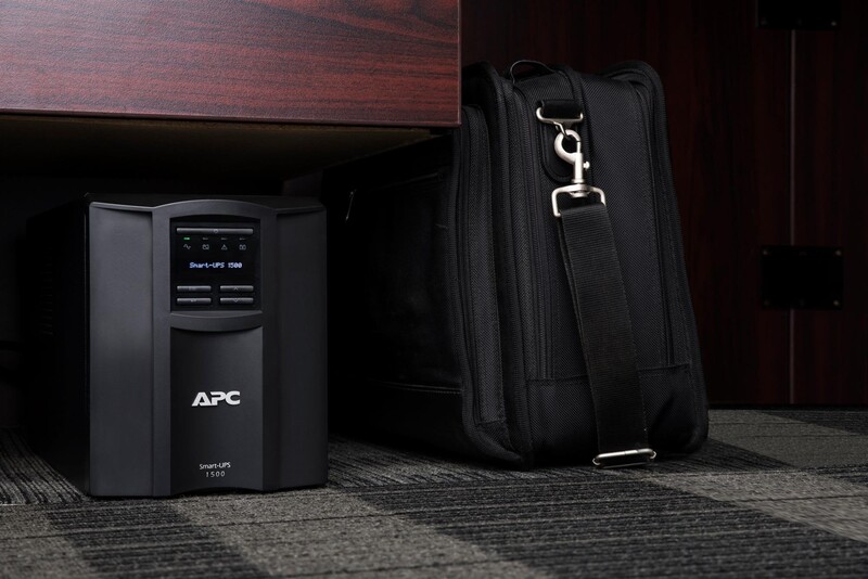 Джерело безперебійного живлення APC Smart-UPS 1500VA LCD (SMT1500IC)
