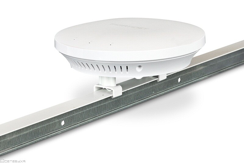 Точка доступа Fortinet Forti FAP-221C-U Dual radio, 1xGE, 802.11 a/b/g/n/ac, 867 Mbps, 4 int ant, PoE