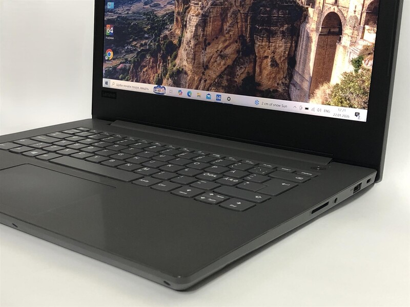 Ноутбук Lenovo V130-14IKB / 14" FullHD / i3-6006U / 8GB / 128GB SSD / Win10 - Б/в