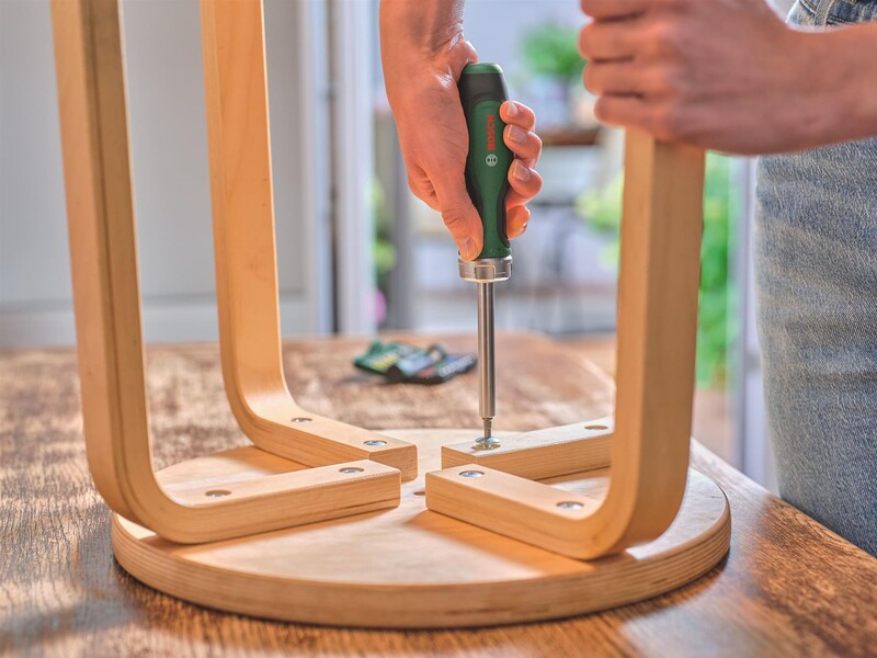 Викрутка Bosch з тріскачкою (1.600.A02.Z99)